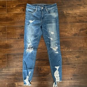 American Eagle Ripped High-Rise Jegging